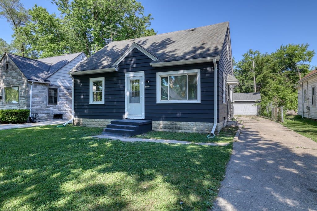 4880 N 49th St, Milwaukee