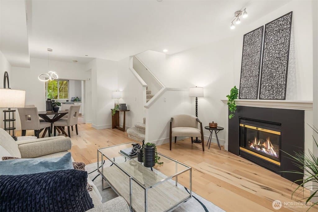 18247 NE 96th Way Unit 104, Redmond