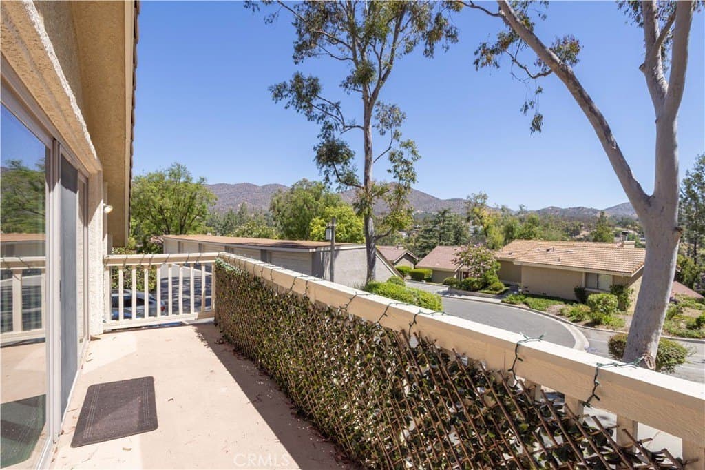 583 Calle De Las Ovejas, Oak Park