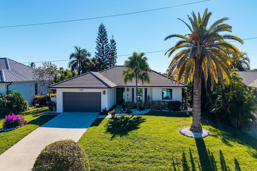 1035 Admiralty Ct, Marco Island