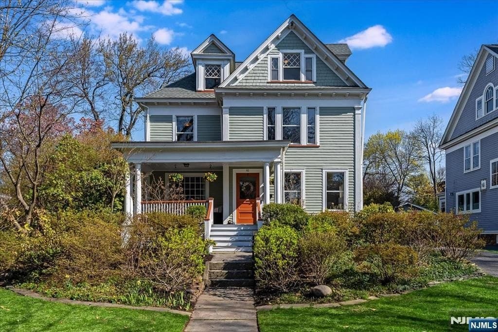 41 Oakwood Ave, Montclair