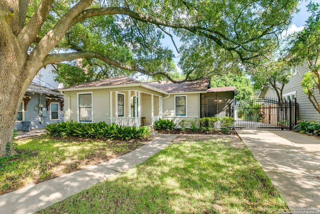 217 Corona Ave, Alamo Heights