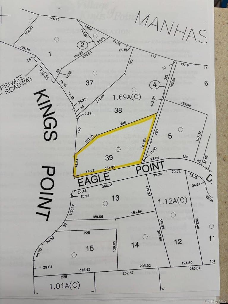 232 Kings Point Rd, Great Neck