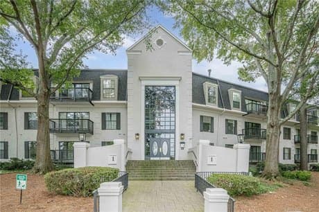 1118 Pine Heights Dr NE