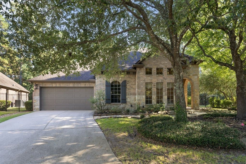 14 Mystic Pines Ct, The Woodlands