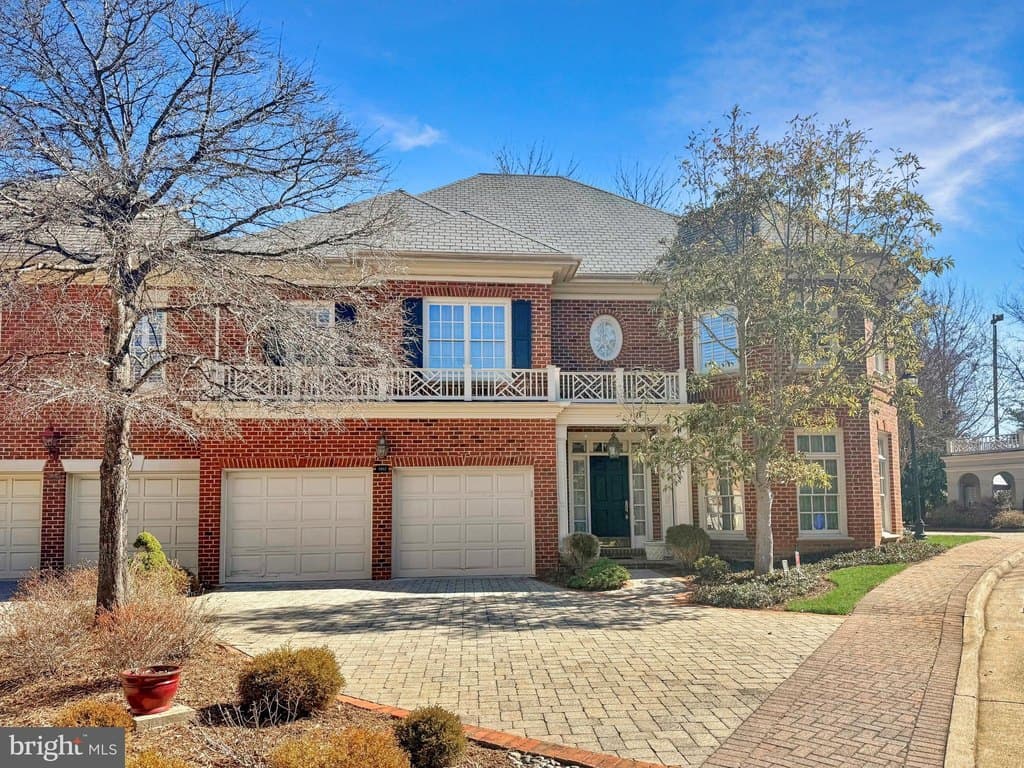 3811 N Randolph Ct, Arlington