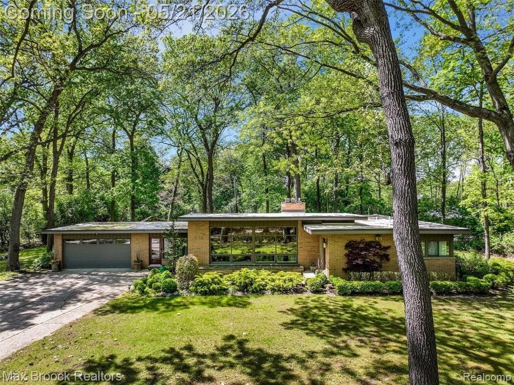 255 N Berkshire Rd, Bloomfield Hills