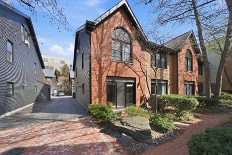 1801 W Diversey Pkwy Unit 16