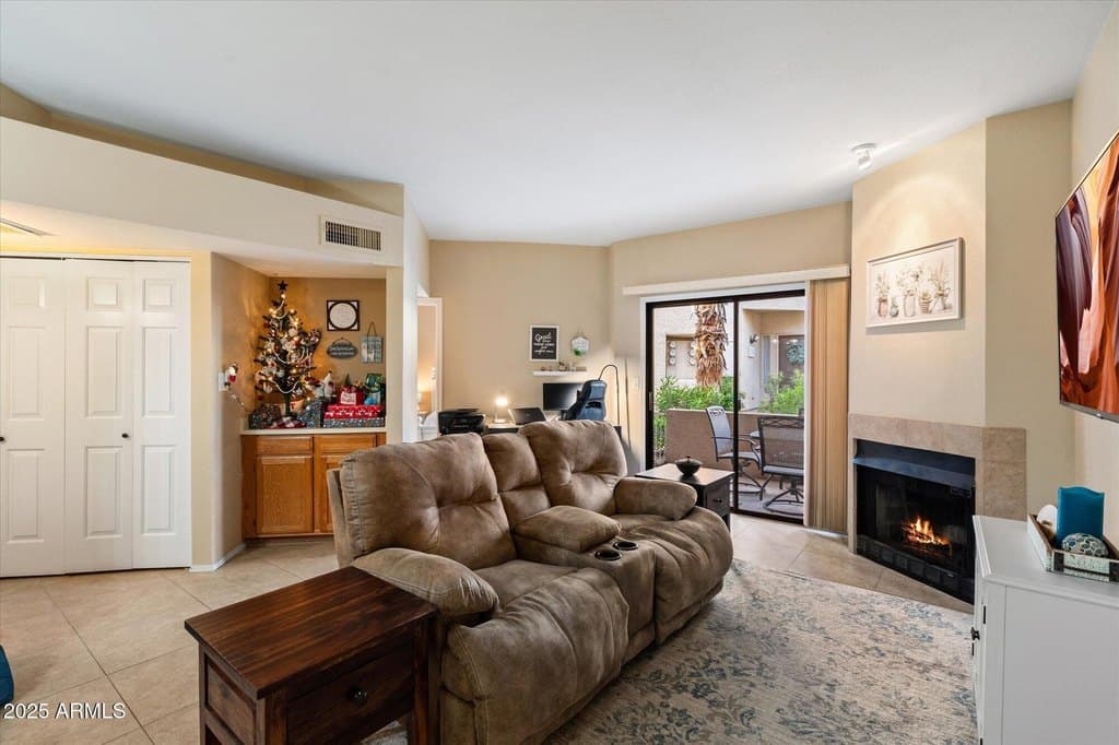 10301 N 70th St Unit 106, Paradise Valley