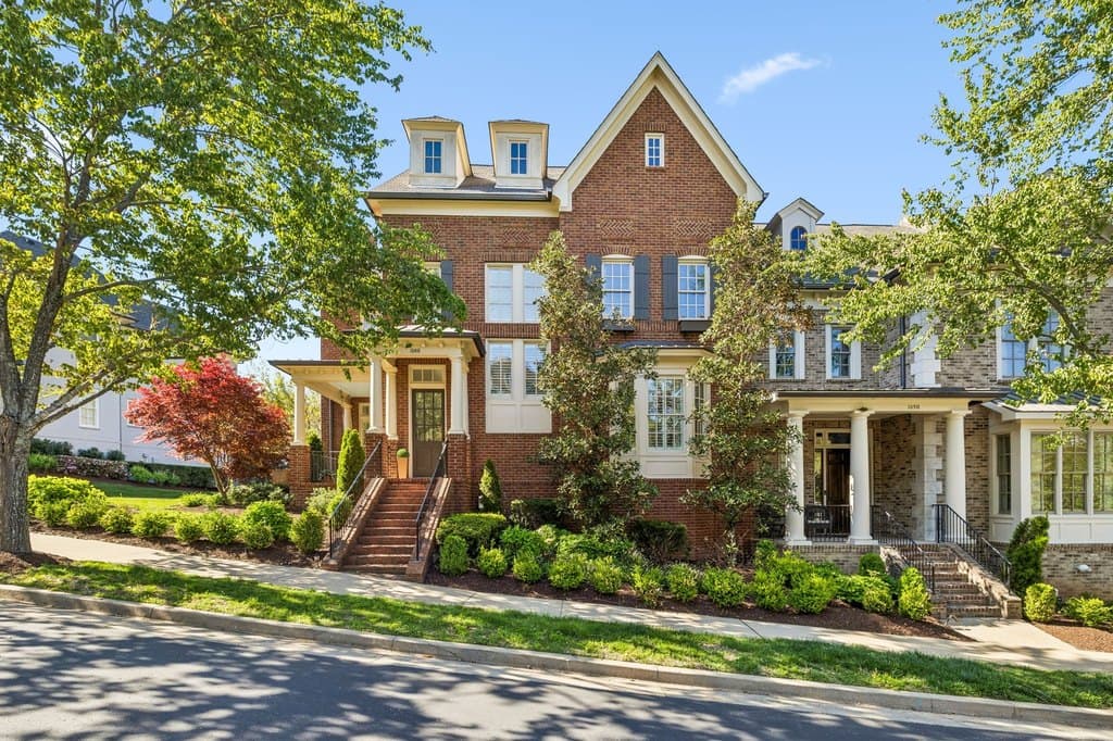 1048 Falling Leaf Cir, Brentwood