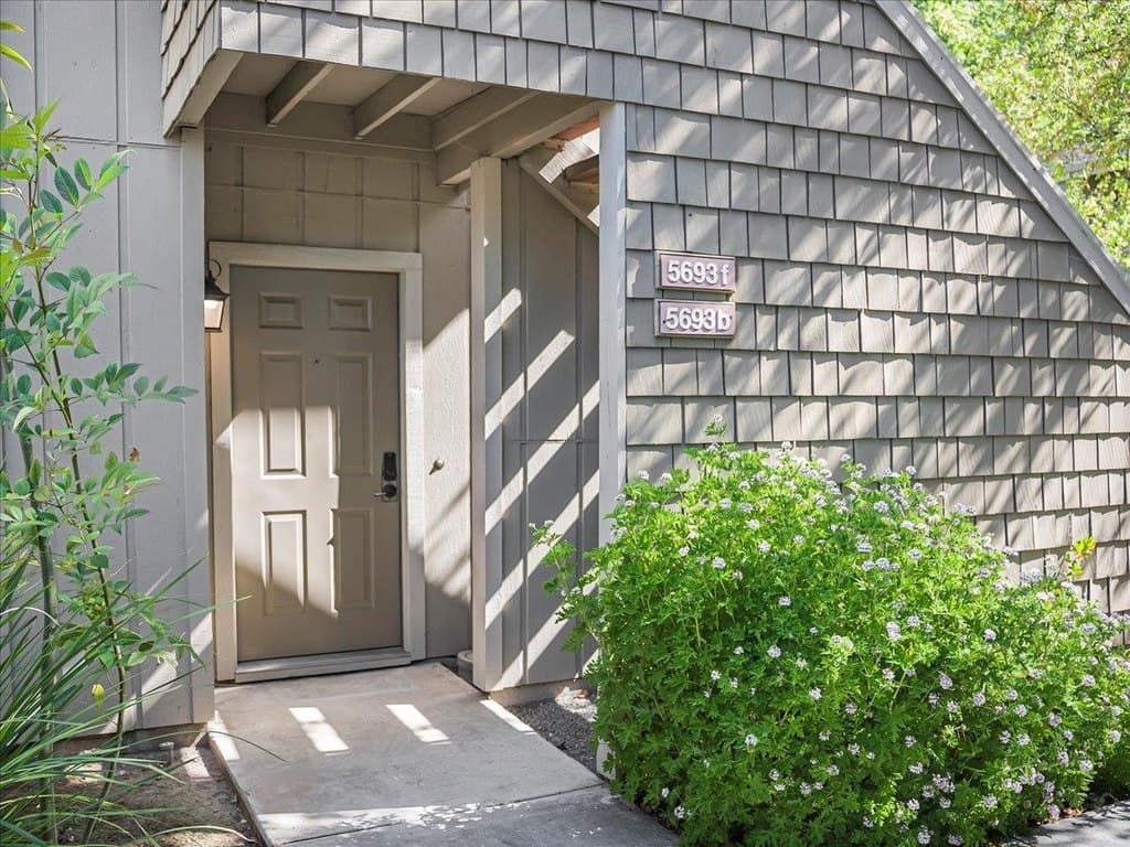 5693 Makati Cir Apt B, San Jose