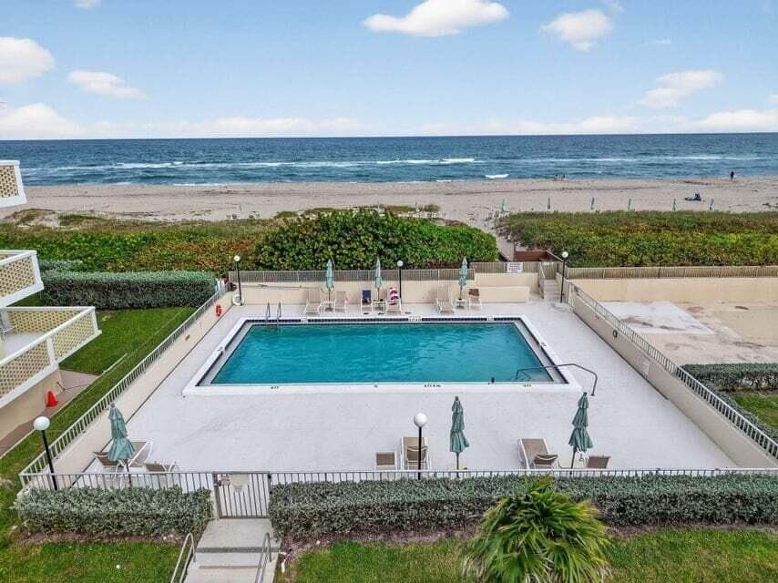 2565 S Ocean Blvd Unit 2220, Palm Beach