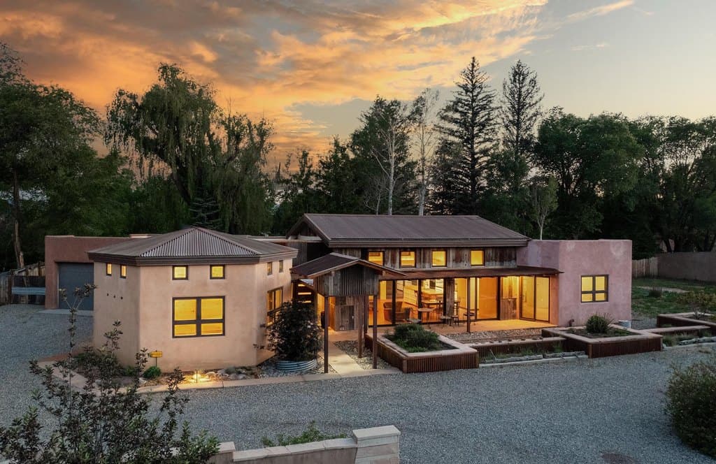 110 Los Pandos Ln, Taos