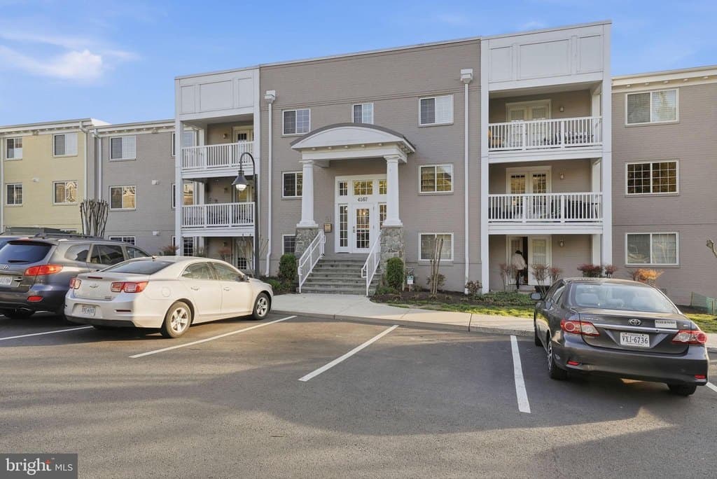 4167 S Four Mile Run Dr Unit 401, Arlington
