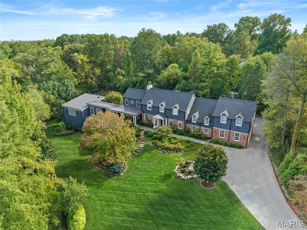 24 Oakleigh Ln, Ladue