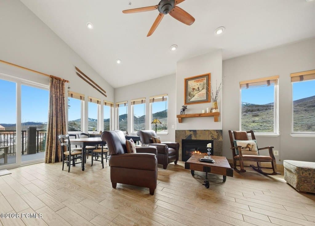 6605 Overland Dr Apt 301, Park City