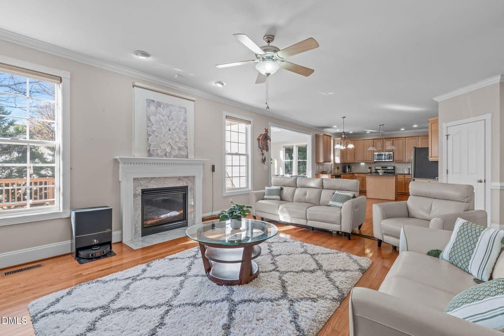 614 Gravel Brook Ct, Cary