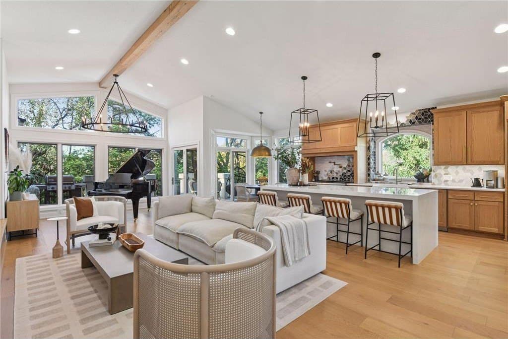 2600 Cedar Grn, Minnetonka