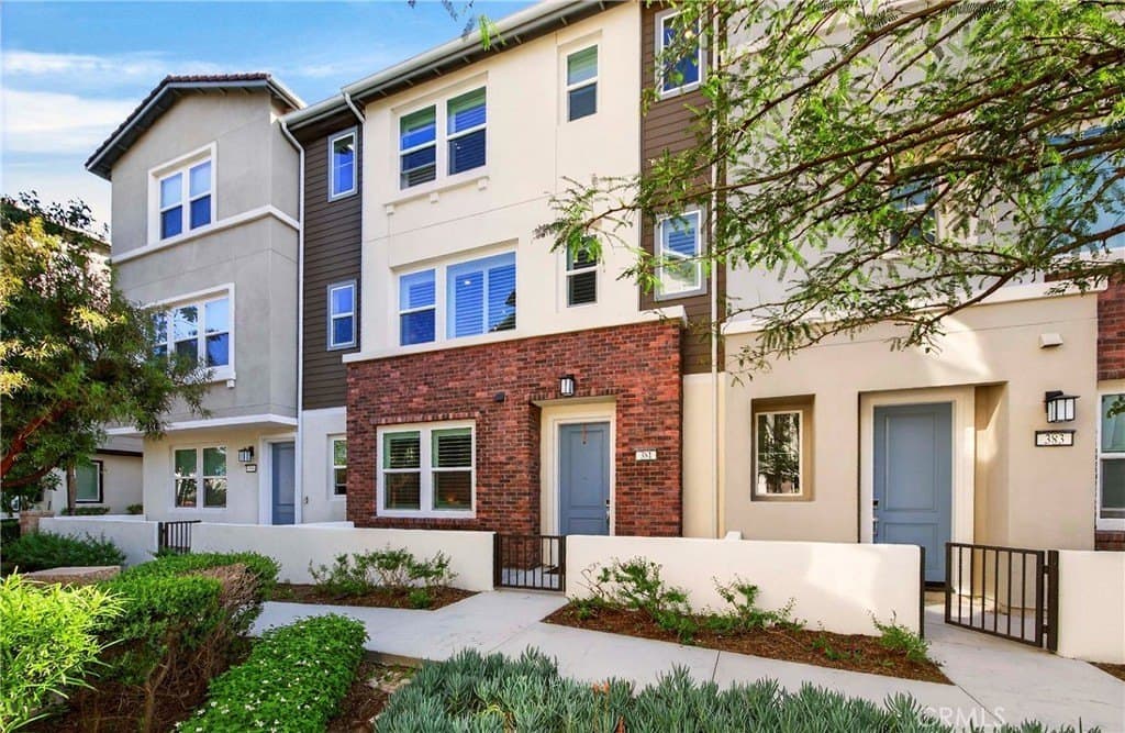 381 Bellver, Lake Forest