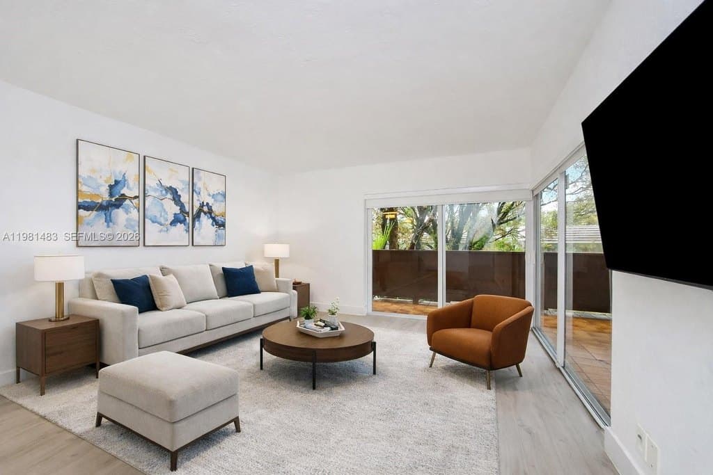 1205 Mariposa Ave Apt 326, Coral Gables