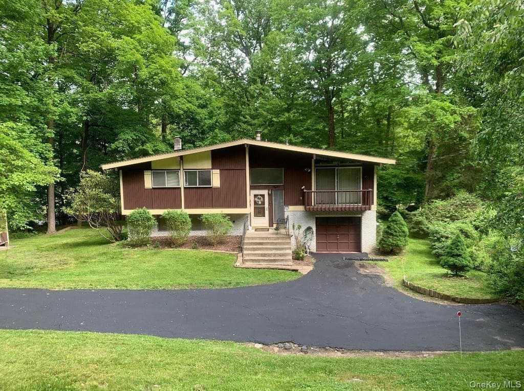 249 Mill River Rd, Chappaqua