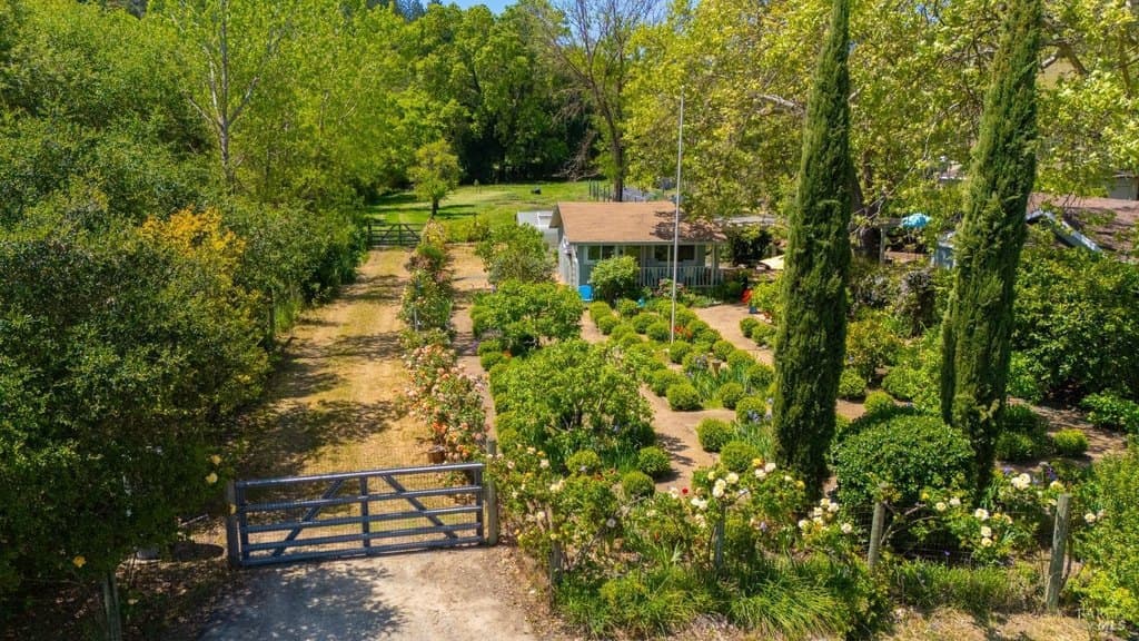 2267 Westside Rd, Healdsburg