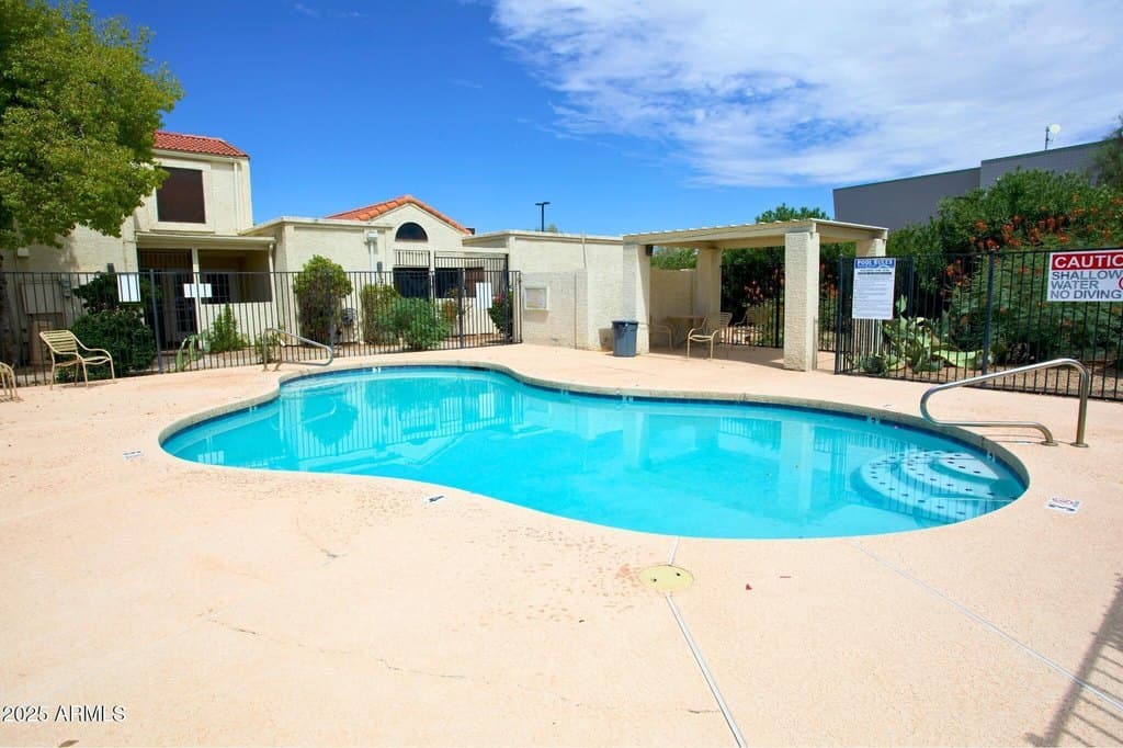 15801 N 29th St Unit 4