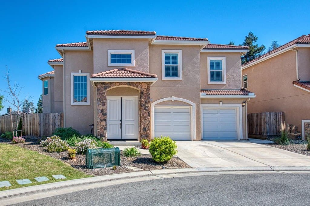 4410 W Langden Dr, Fresno