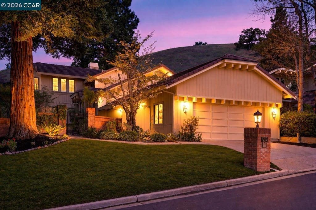951 Redwood Dr, Danville