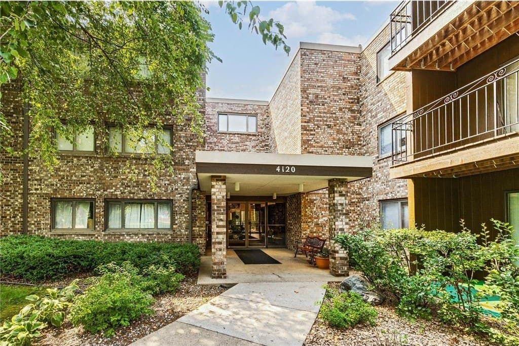 4120 Parklawn Ave Apt 331, Edina