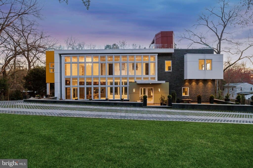 6304 Old Dominion Dr, McLean