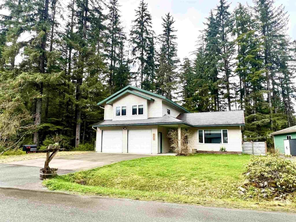 8804 Sasha Ave, Juneau