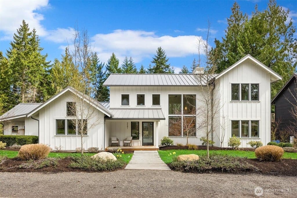 9581 NE Sigrids Ct, Bainbridge Island