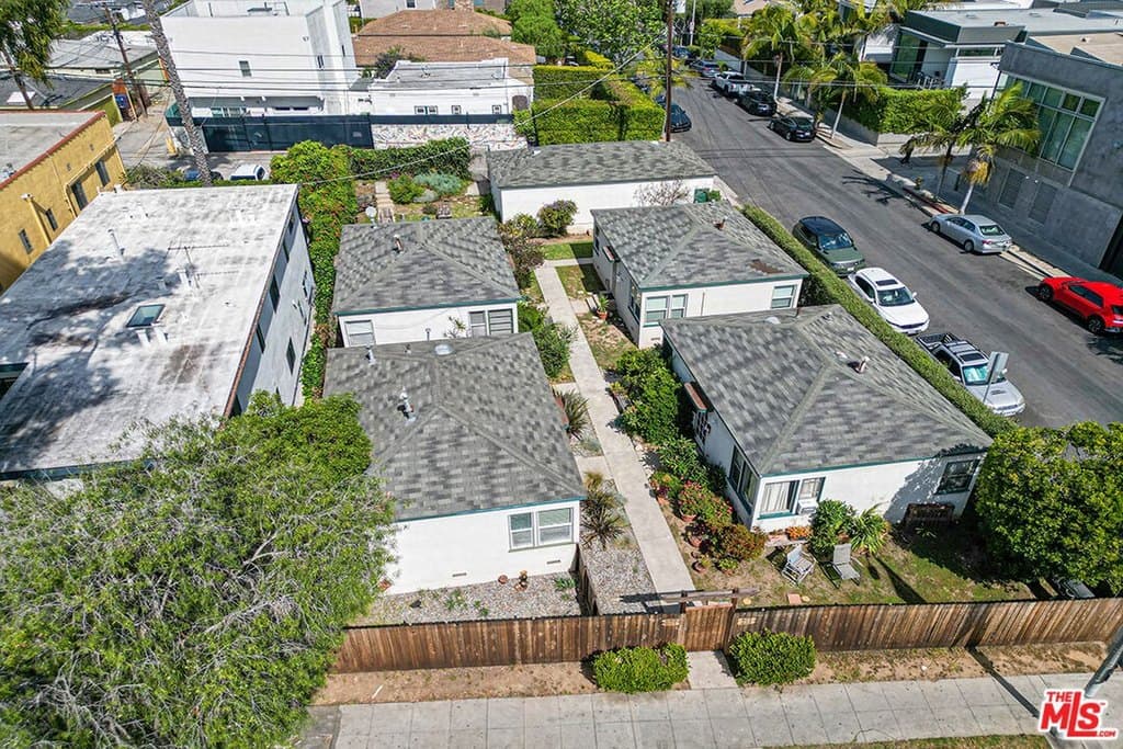 649 Rose Ave, Venice