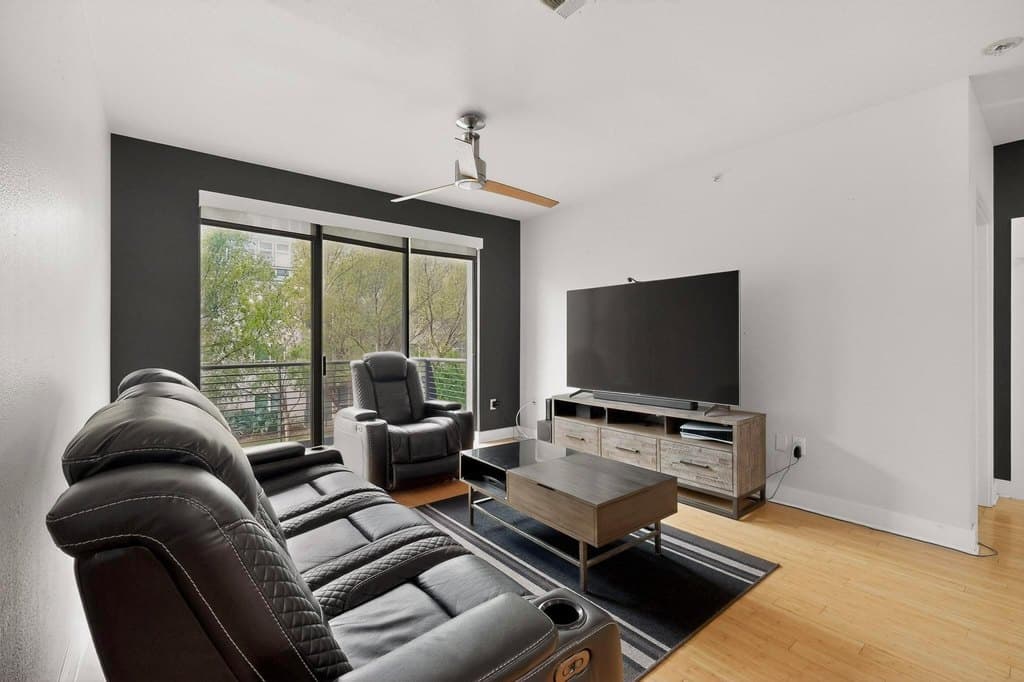 4414 Cedar Springs Rd Apt 209