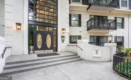 2106 Pine Heights Dr NE