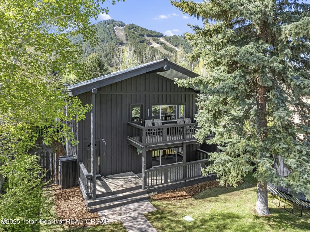 662 E Hansen Ave, Jackson