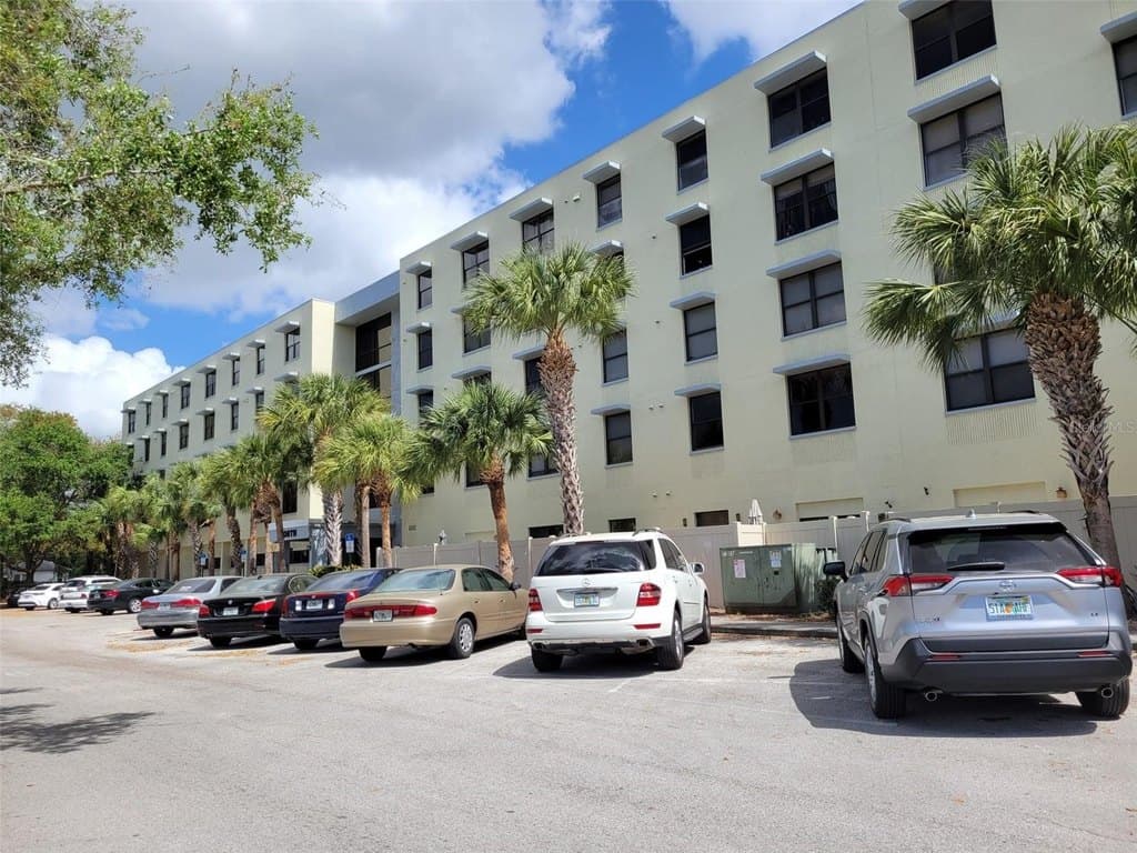 701 S Madison Ave Apt 109, Clearwater