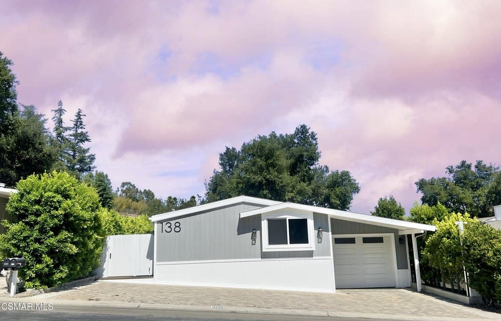23777 Mulholland Hwy Spc 138, Calabasas