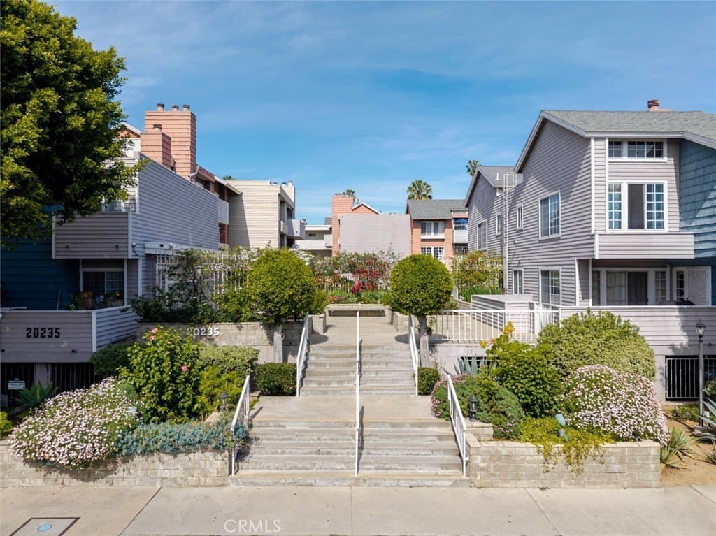 20235 Keswick St Unit 212