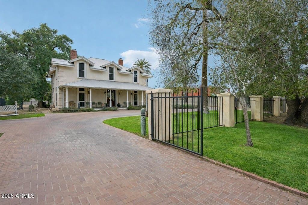 820 S Farmer Ave, Tempe