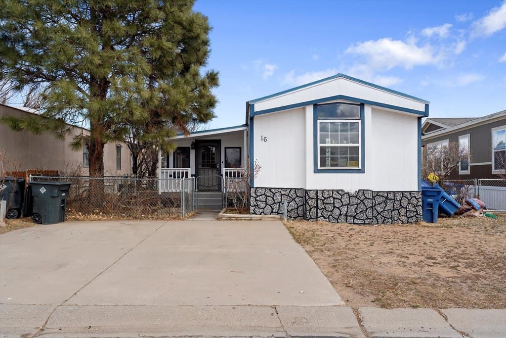 945 San Ildefonso Rd Trlr 16, Los Alamos