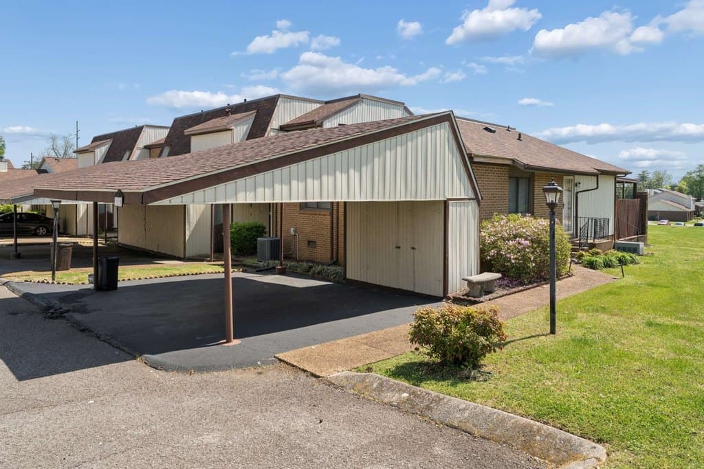 1035 Heritage Dr, Madison