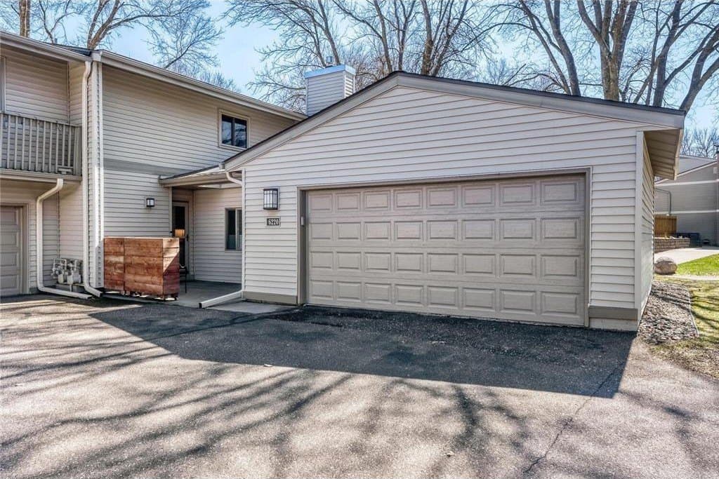 6220 Sandpiper Ct, Edina