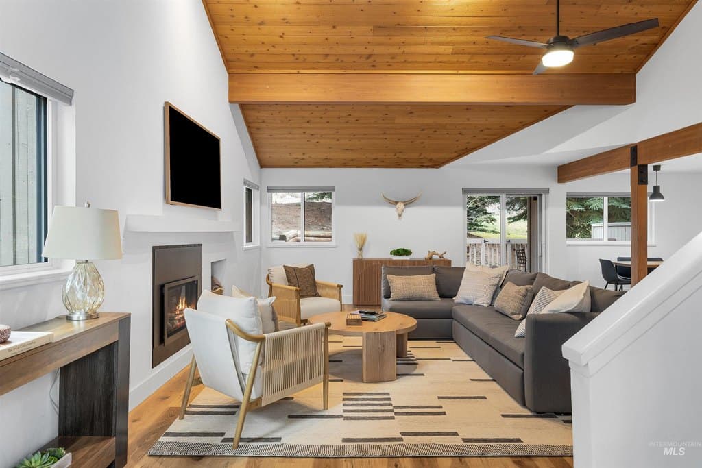 15 Buck Ln, Sun Valley