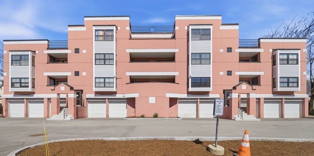 60-R Gibson St Unit B1, Boston