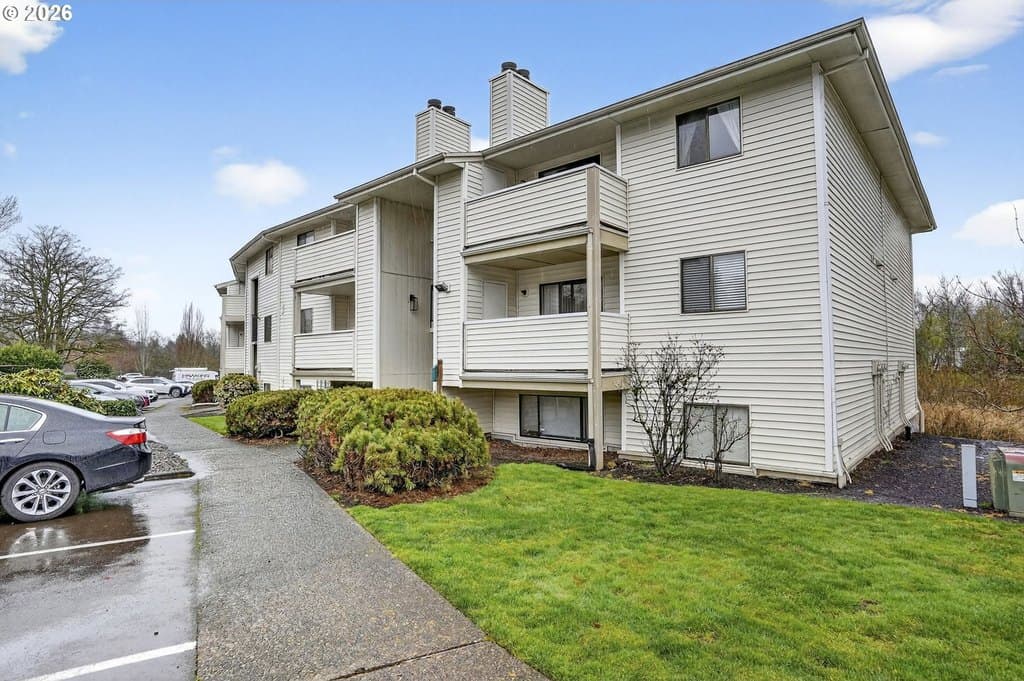 11044 SW Greenburg Rd Apt 321, Portland