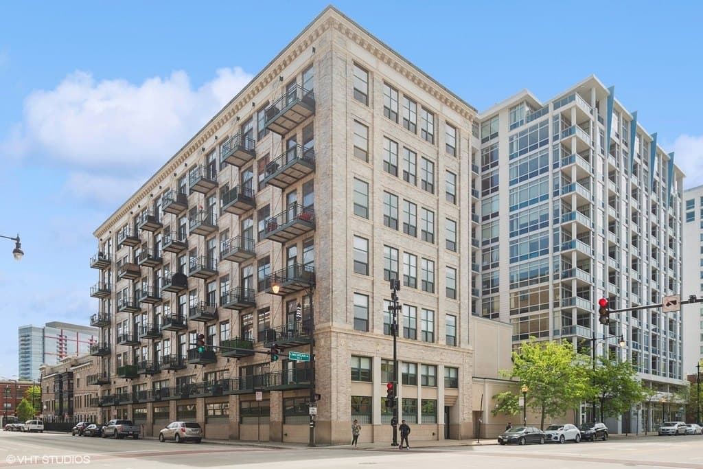 1801 S Michigan Ave Unit 402