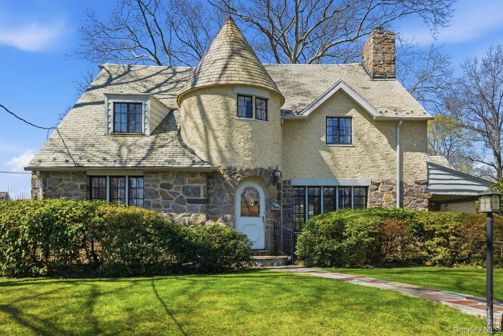 5 Seymour Pl, White Plains