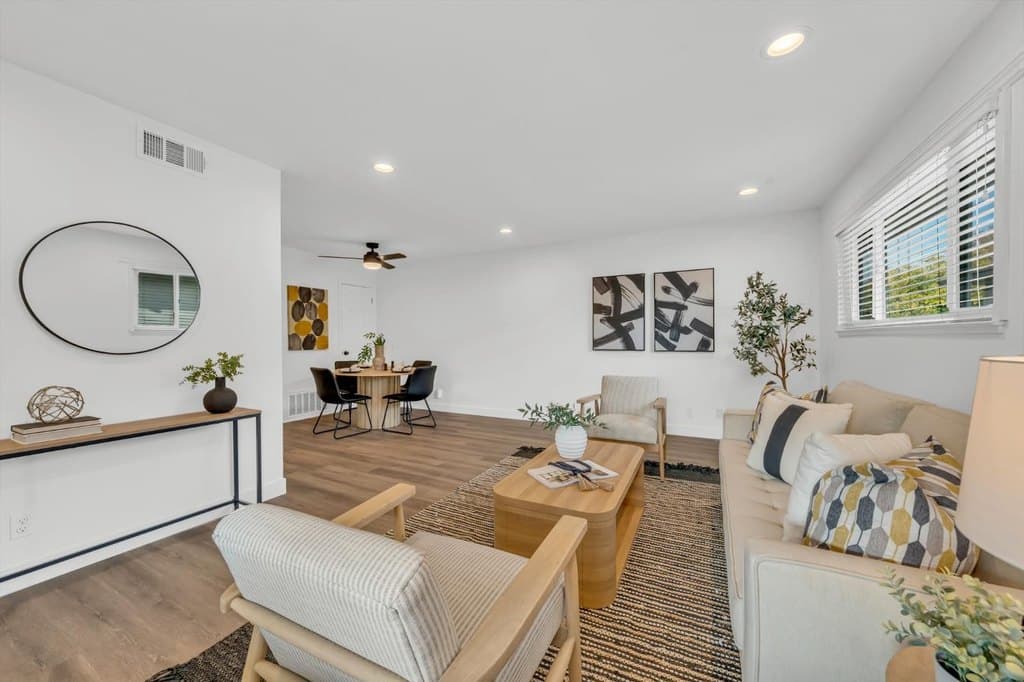 239 Breuner Dr Apt 4, Roseville